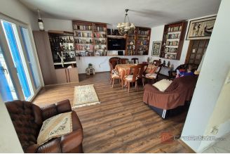 012 2016 654 peljesac apartment house with sea view for sale