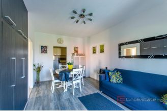 015 5372 30 island brac apartment house with swimming pool for sale