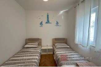 006 2049 41 Ciovo Single storey house with gaden and garage for sale