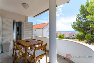 18 2013 221 Brac apartment sea view sale
