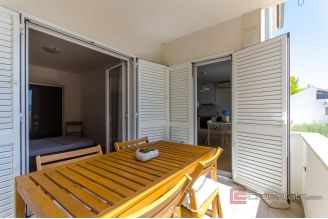 18 2013 221 Brac apartment sea view sale