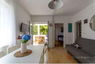 18 2013 221 Brac apartment sea view sale