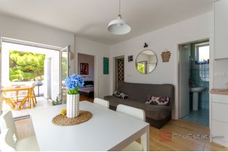 18 2013 221 Brac apartment sea view sale