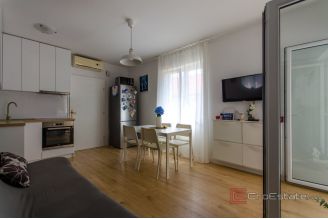 18 2013 221 Brac apartment sea view sale