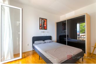 18 2013 221 Brac apartment sea view sale
