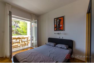 18 2013 221 Brac apartment sea view sale