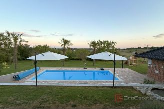 022 5373 30 krizevci modern house with swimming pool for sale