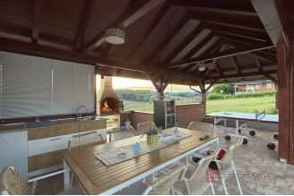 022 5373 30 krizevci modern house with swimming pool for sale