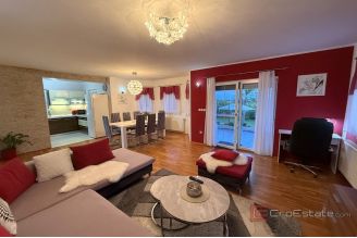 022 5373 30 krizevci modern house with swimming pool for sale