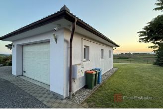 022 5373 30 krizevci modern house with swimming pool for sale