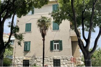 003 2052 52 Split Gripe Two bedroom apartment near the sea for sale