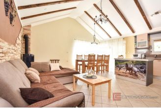 017 2048 41 Dalmatian Hinterland Family house surrounded by nature for rent