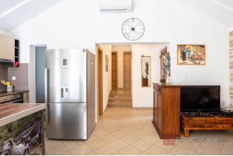 017 2048 41 Dalmatian Hinterland Family house surrounded by nature for rent