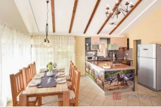 017 2048 41 Dalmatian Hinterland Family house surrounded by nature for rent