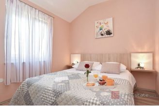 017 2048 41 Dalmatian Hinterland Family house surrounded by nature for rent