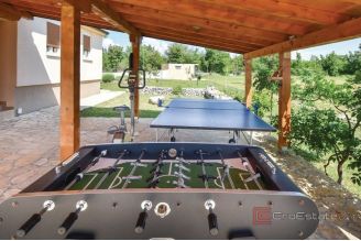 017 2048 41 Dalmatian Hinterland Family house surrounded by nature for rent