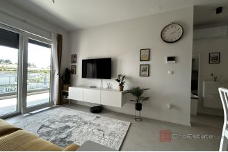 009 2052 53 Split Sirobuja Newly renovated one bedroom apartment for rent