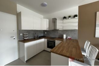 009 2052 53 Split Sirobuja Newly renovated one bedroom apartment for rent