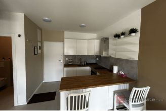 009 2052 53 Split Sirobuja Newly renovated one bedroom apartment for rent