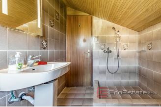 010 5374 30 Pula Apartment with a sea view for sale