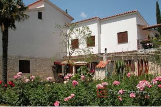 009 5375 30 Pula Two bedroom apartment for sale