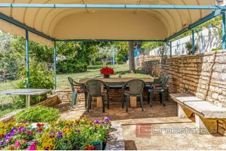008 5376 30 Pula Spacious two bedroom apartment for sale
