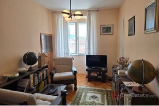 007 2036 132 Split center Four bedroom apartment for sale