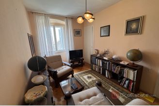 007 2036 132 Split center Four bedroom apartment for sale