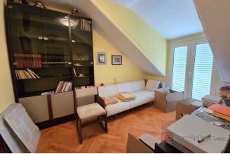 007 2036 132 Split center Four bedroom apartment for sale