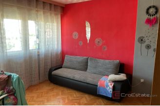 006 2052 51 Split Lovret Two bedroom apartment with balcony sale