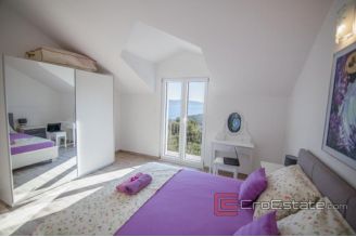 019 2052 55 Makarska Villa in a peaceful location with a sea view for sale