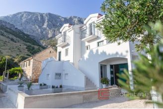 019 2052 55 Makarska Villa in a peaceful location with a sea view for sale