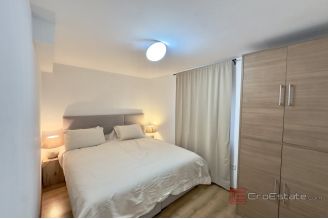 013 2049 44 Omis Stone house with pool for sale