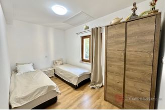 013 2049 44 Omis Stone house with pool for sale