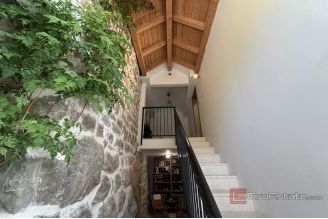 013 2049 44 Omis Stone house with pool for sale