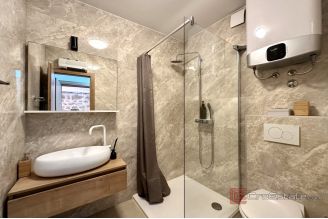 013 2049 44 Omis Stone house with pool for sale
