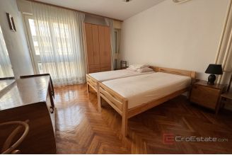 005 2036 133 Split Split 3 One bedroom apartment for renovation for sale