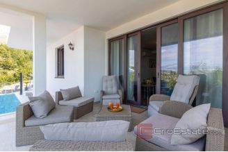 017 2048 44 Split area Modern apartment with pool and a sea view for sale