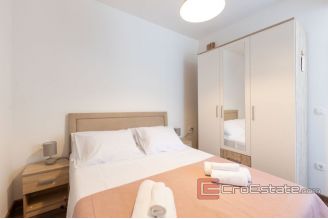 017 2048 44 Split area Modern apartment with pool and a sea view for sale