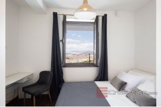 017 2048 44 Split area Modern apartment with pool and a sea view for sale