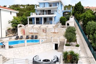 020 2044 56 Marina Seafront apartment villa for sale