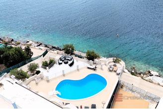 020 2044 56 Marina Seafront apartment villa for sale