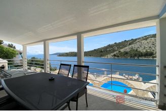 020 2044 56 Marina Seafront apartment villa for sale