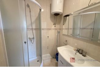 012 2016 657 trogir modern two bedroom apartment with sea view for sale