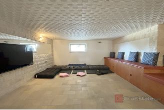 012 2016 657 trogir modern two bedroom apartment with sea view for sale