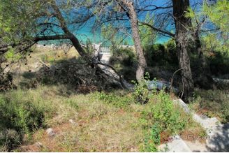 006 2031 194 Brac House with land in the first row to the sea for sale