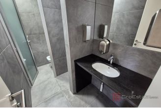 010 2016 658 split attractive and modern office space for rent