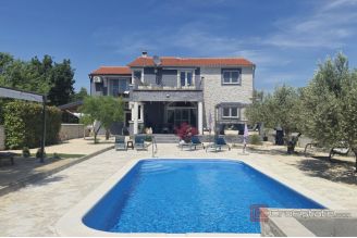 020 2047 74 Sibenik Four bedroom house with pool for sale
