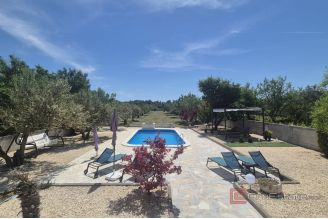 020 2047 74 Sibenik Four bedroom house with pool for sale