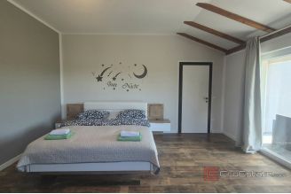 020 2047 74 Sibenik Four bedroom house with pool for sale